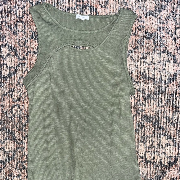 Nine West Green Ribbed Fitted Tank Top - Picture 1 of 3